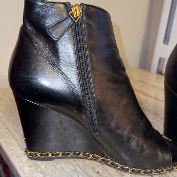 Chanel Leather Interlocking CC Logo Mule Wedges - Picture 3 of 5